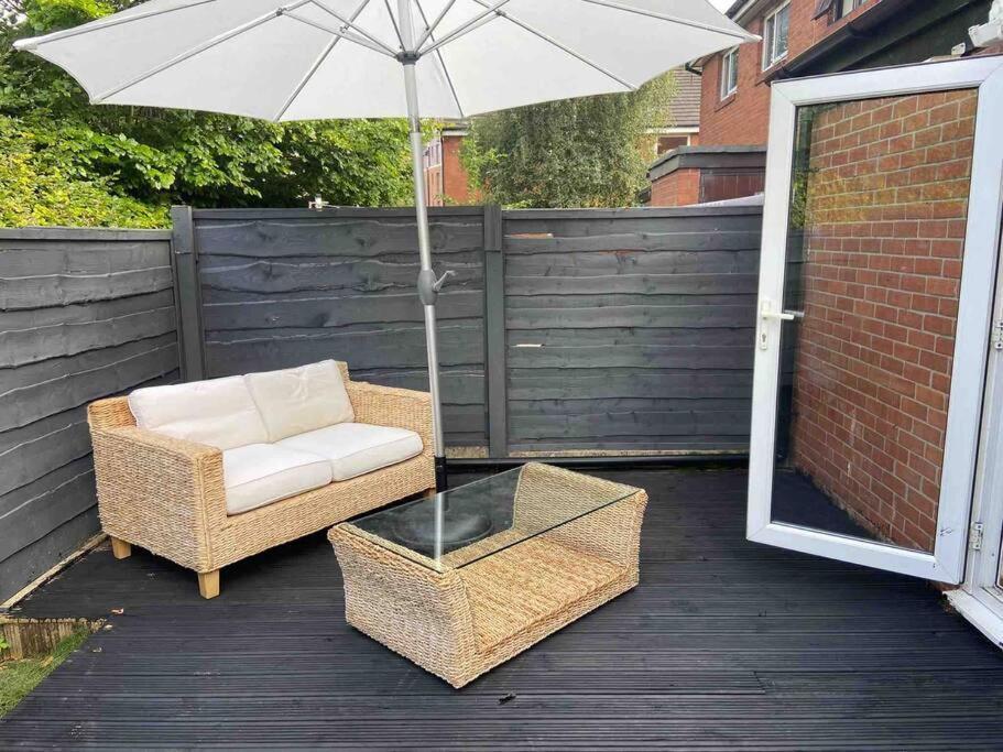 Manchester - Eccles - Business - Contractors - Families - Discounts Available Exterior photo
